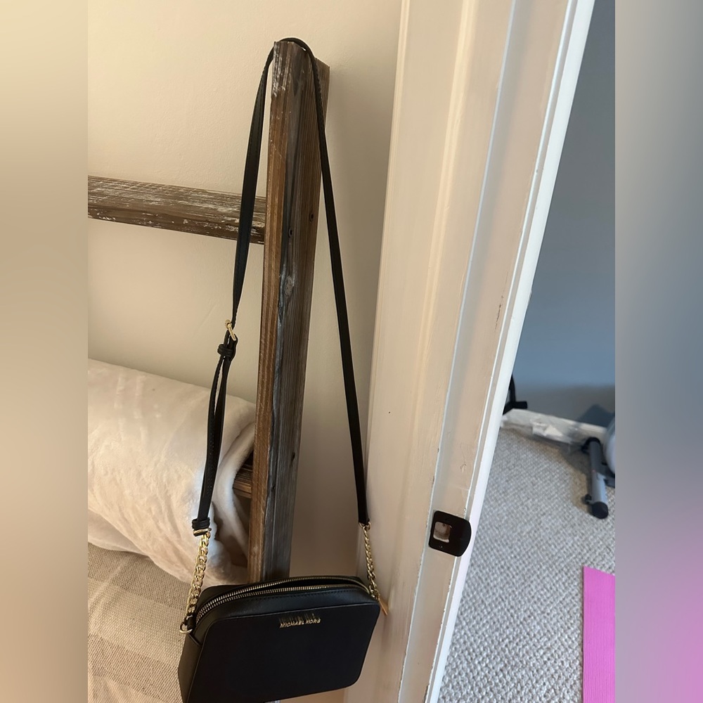 Michael Kors Crossbody - Picture 9 of 9